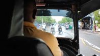 Kliknij i zobacz foto tuktuk-motorki.jpg w powiększeniu
