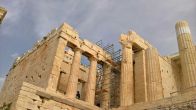 Kliknij i zobacz foto akropol-propyleje.jpg w powiększeniu