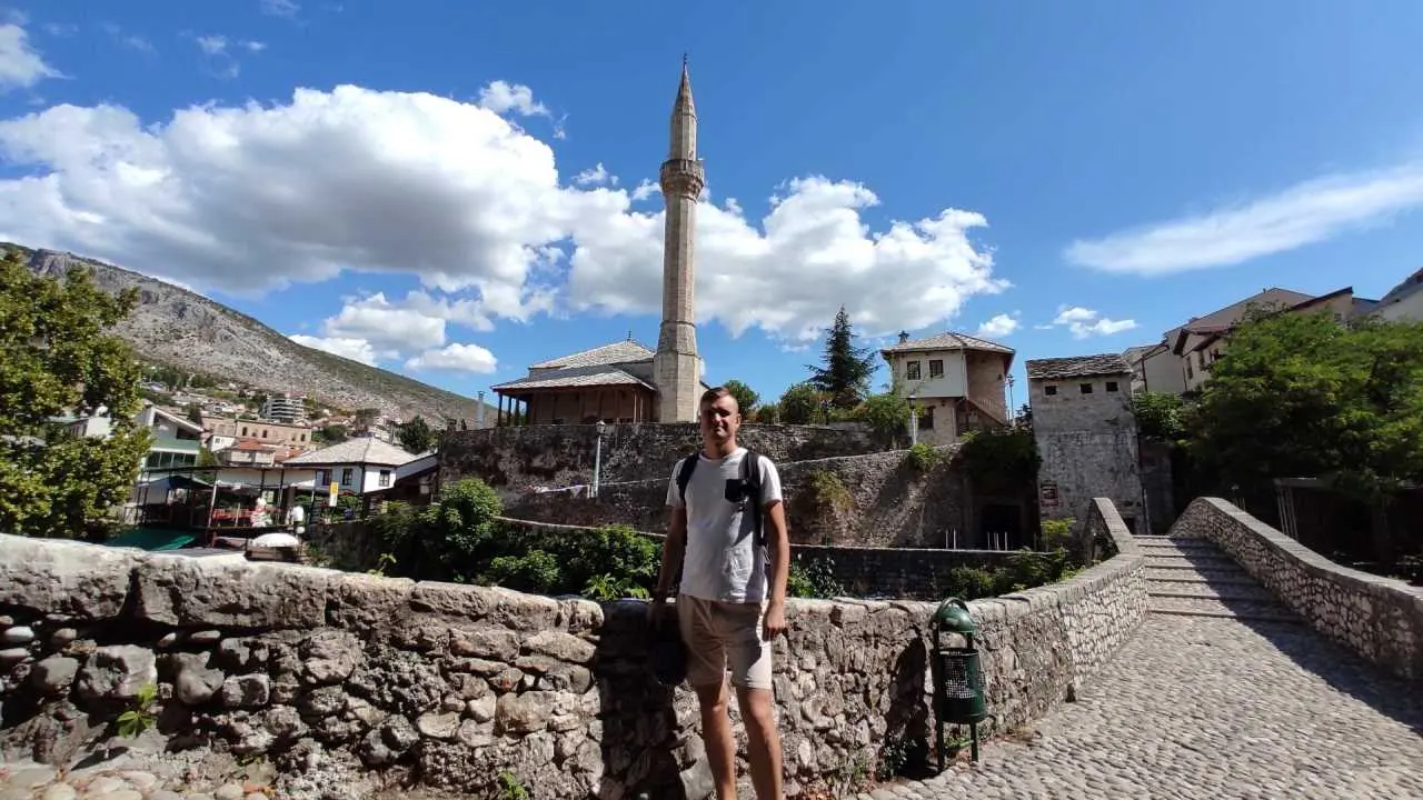 krzywy most minaret