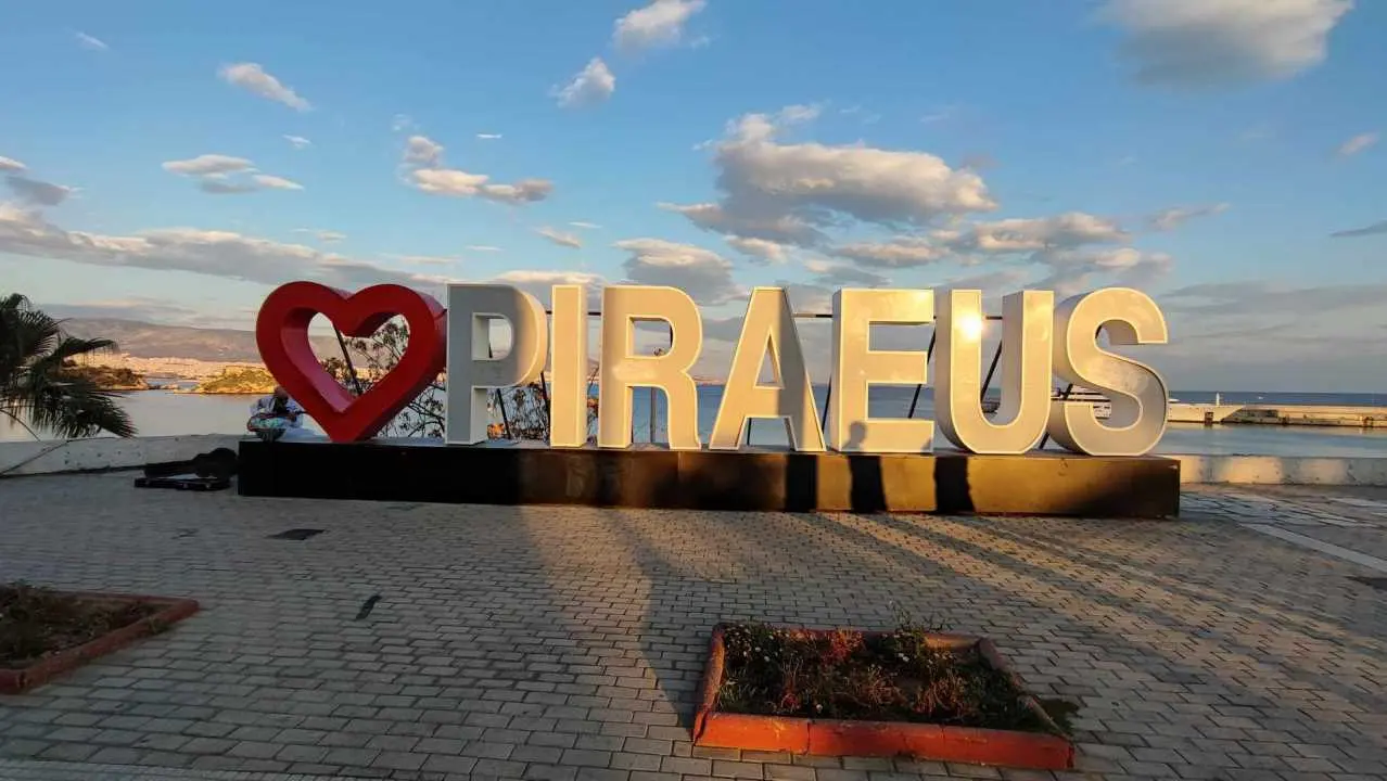 napis pireus