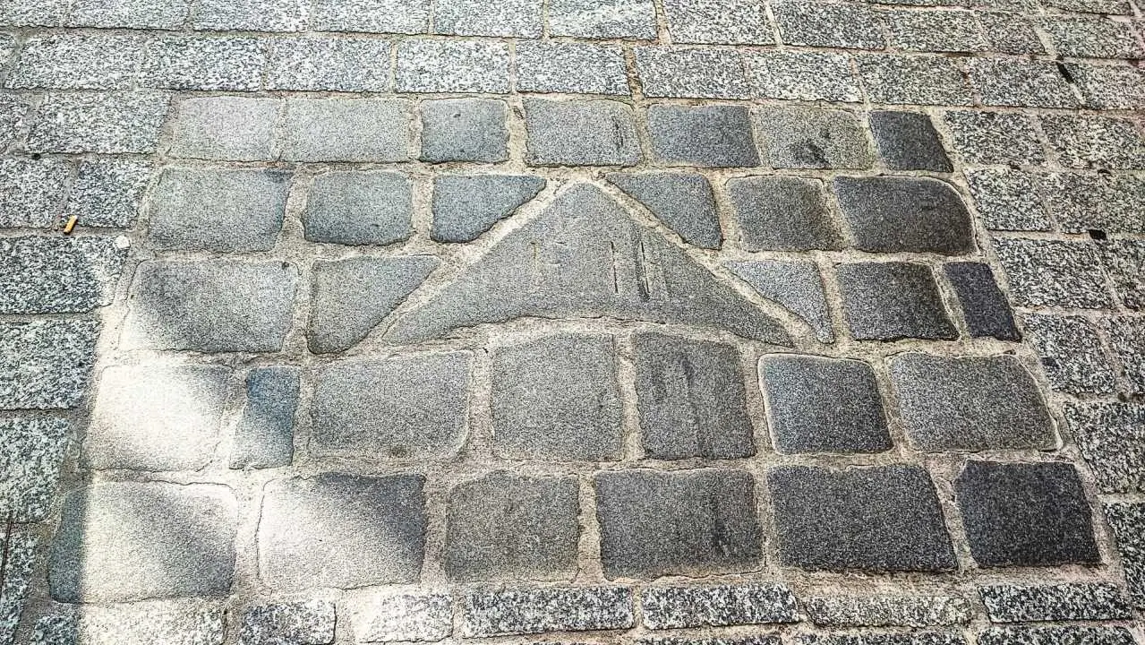 pomnik czapa