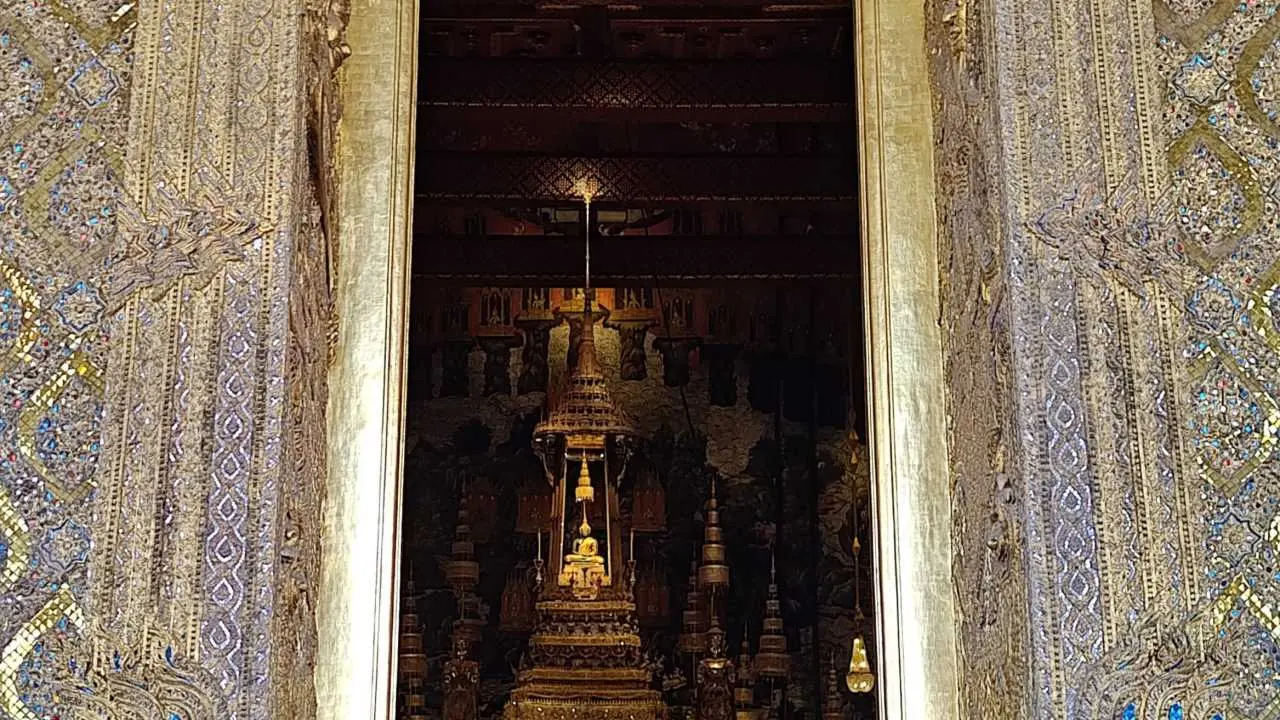 szmaragdowy budda