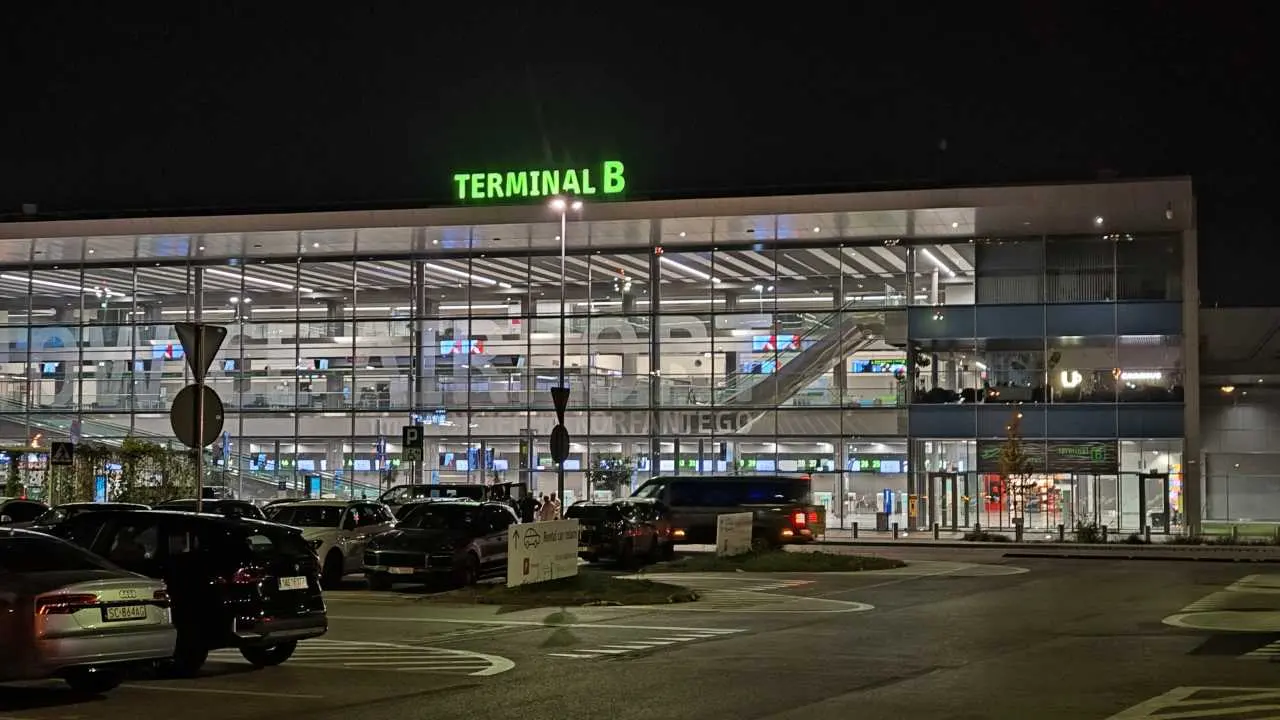terminal b