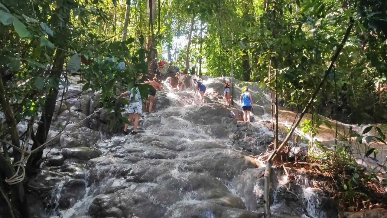 trekking