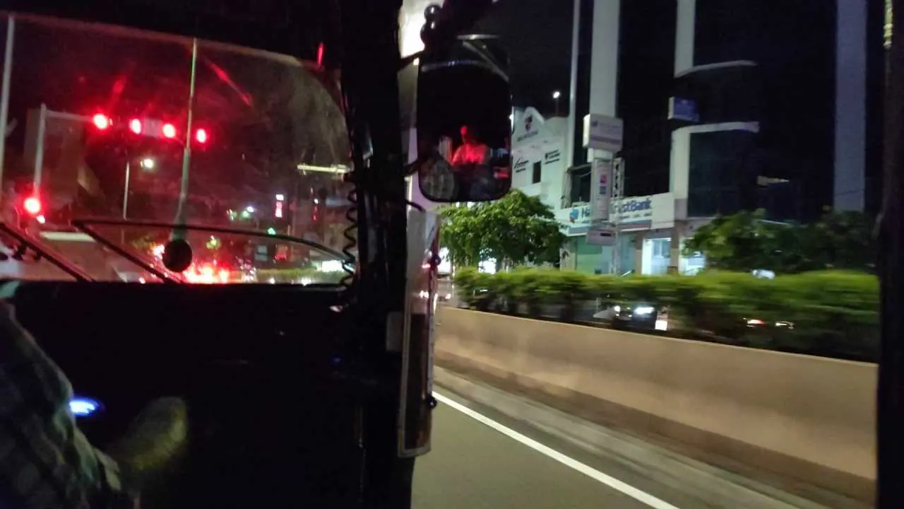 tuktuk w nocy
