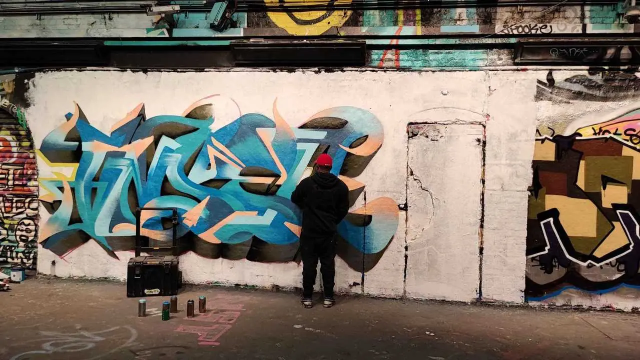 tunel graffiti