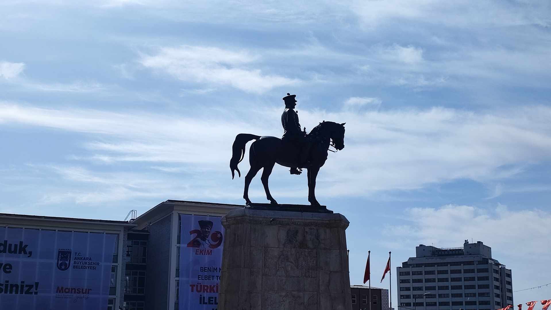 parlament pomnik