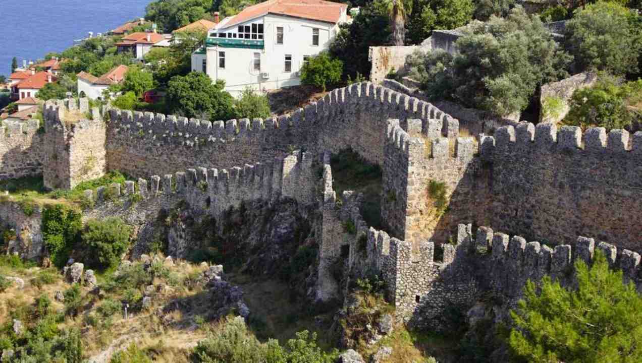 Najlepszy punkt widokowy w Turcji? Panorama z twierdzy na skale w Alanyi