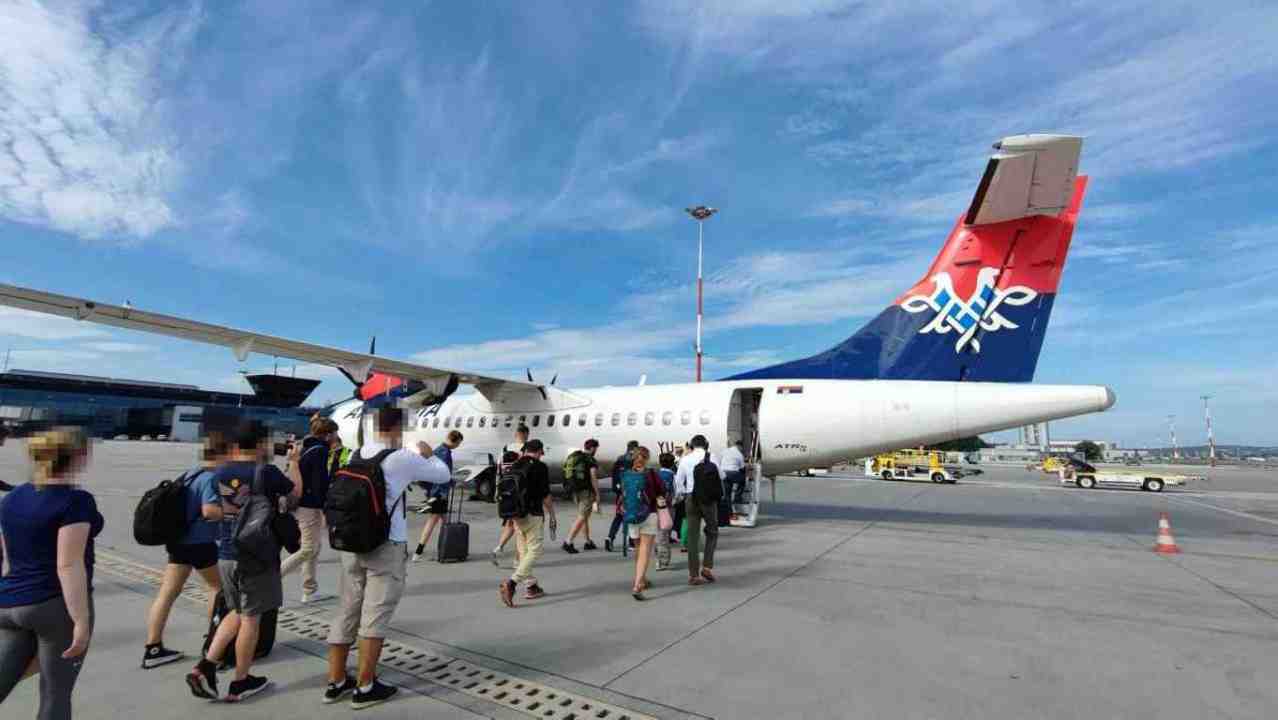 Lot liniami Air Serbia