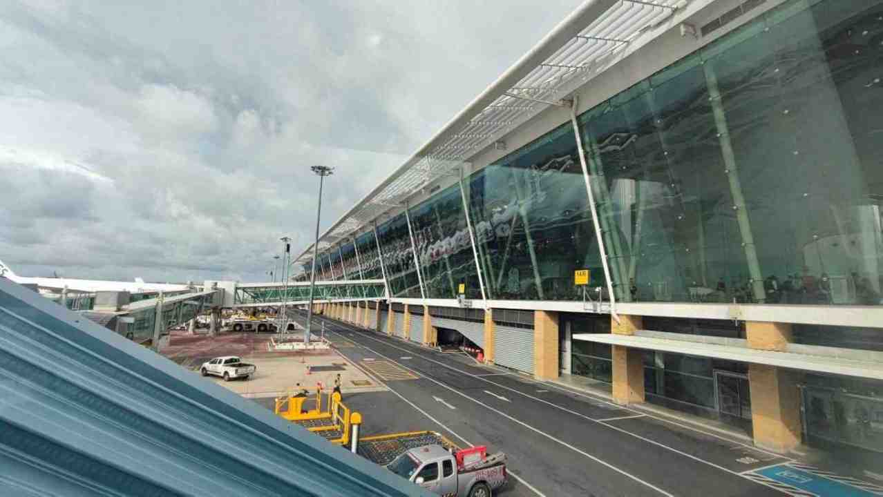 Port lotniczy Phuket (HKT): jak sprawnie dotrzeć do hotelu i co warto wiedzieć po przylocie?