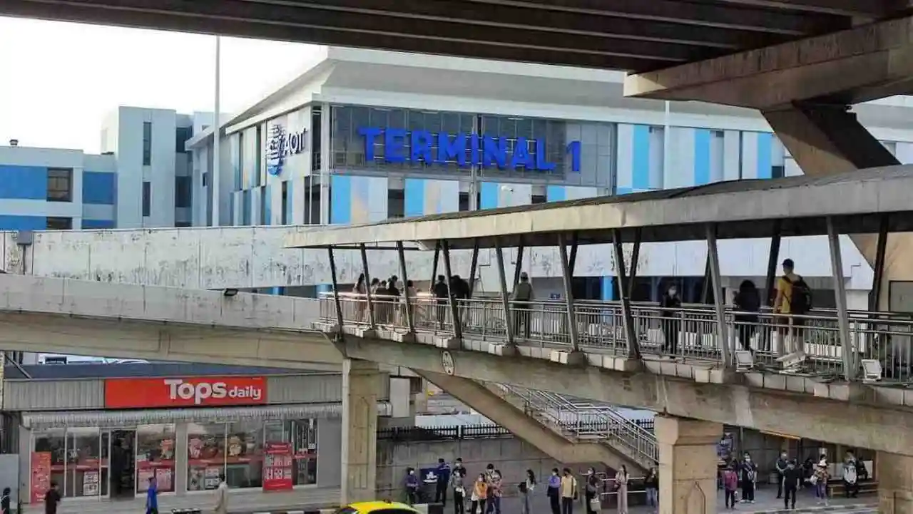 Przewodnik po „starym” lotnisku Bangkoku (DMK)