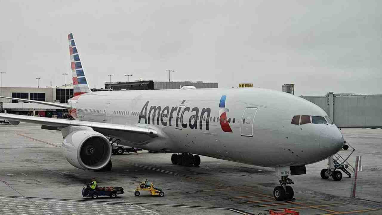 Lot samolotem Boeing 777-300ER American Airlines