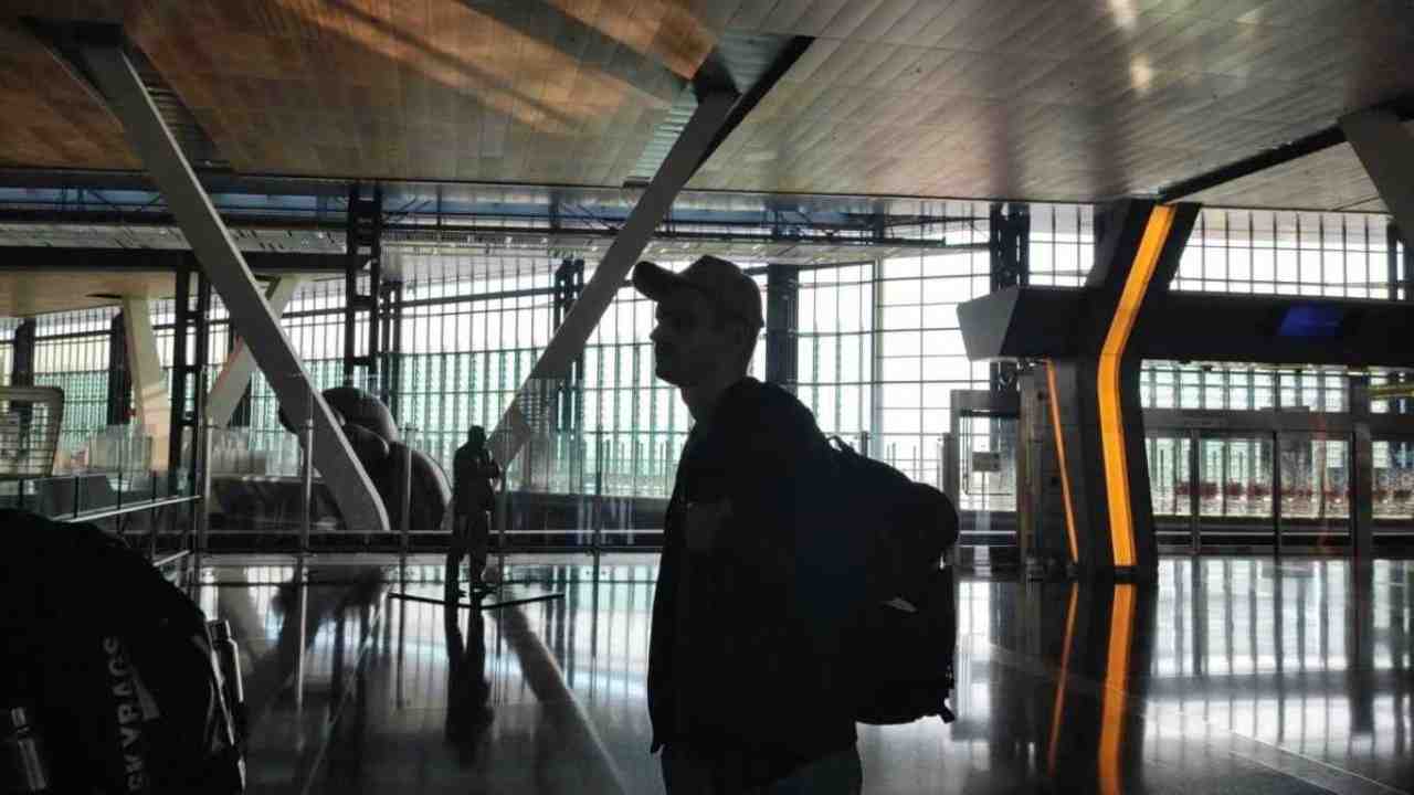 Port lotniczy Hamad (DOH) w Dosze: przewodnik po jednym z najlepszych lotnisk świata