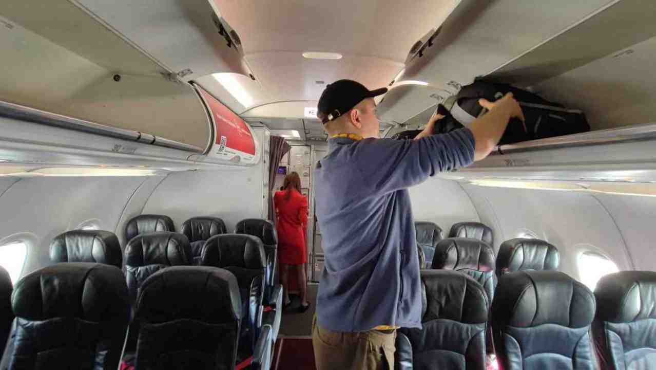 Czego nie wolno zabrać do samolotu? Lista przedmiotów zakazanych w bagażu podręcznym i rejestrowanym