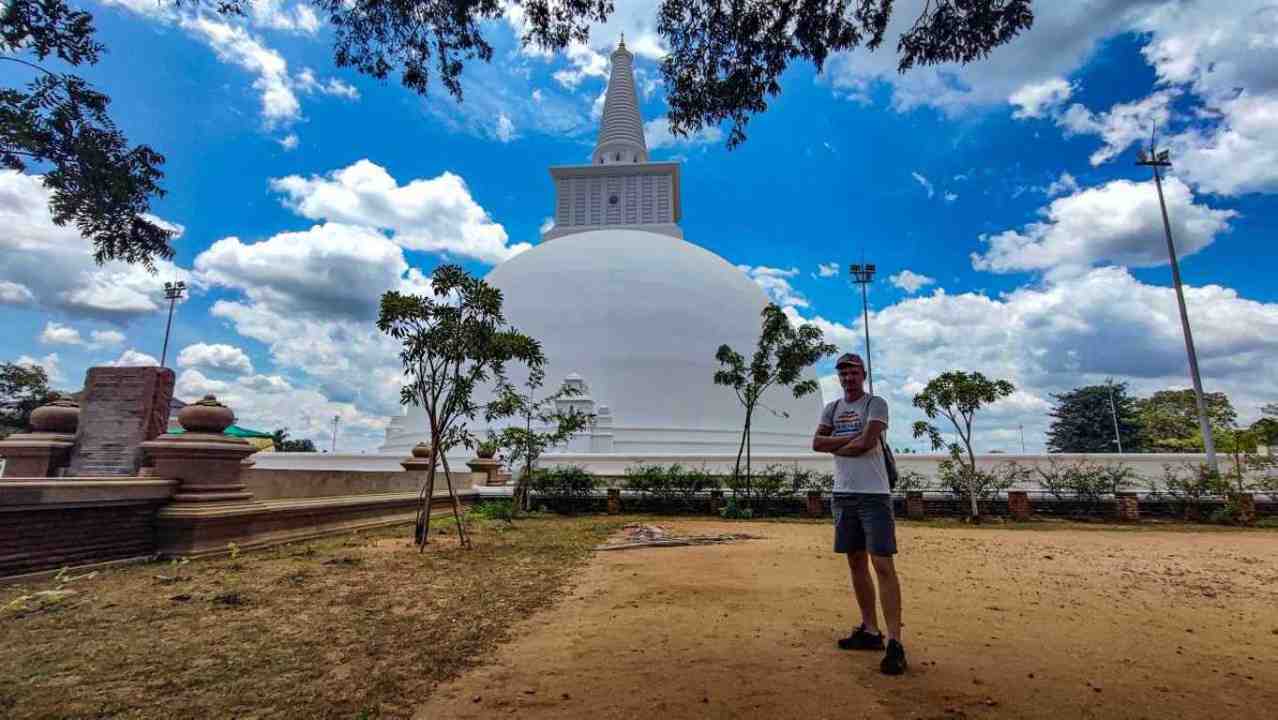Anuradhapura: przewodnik po pierwszej stolicy Sri Lanki - co zobaczyć w kolebce buddyzmu?