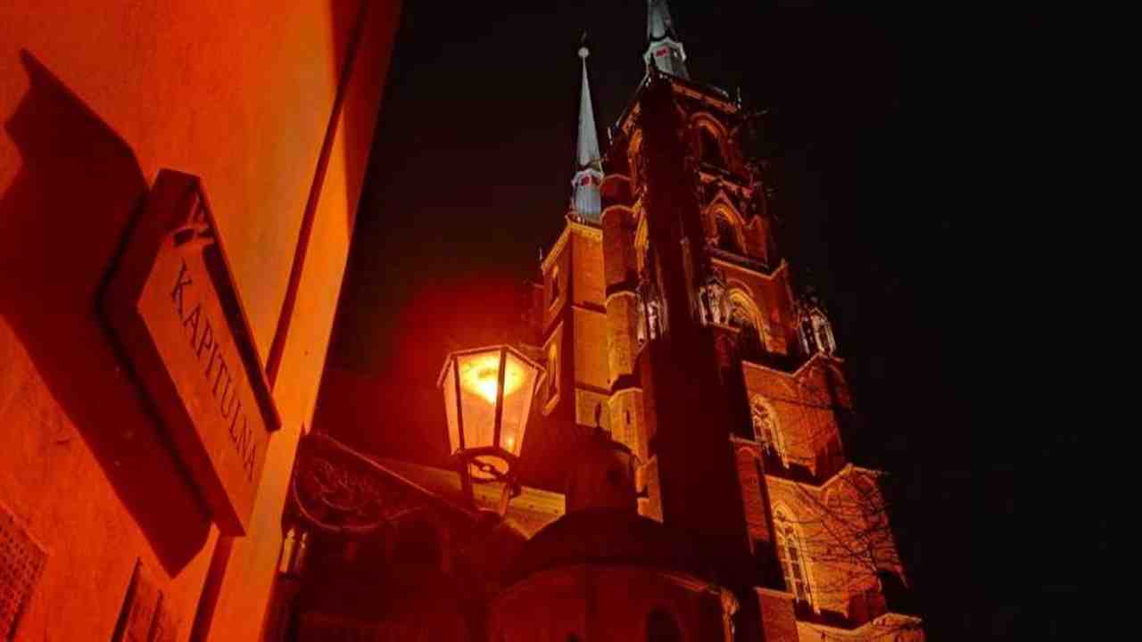 Ostrów Tumski nocą: przewodnik po najstarszej części Wrocławia