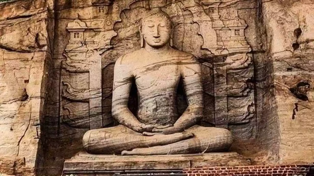 mudra dhyana gal vihara