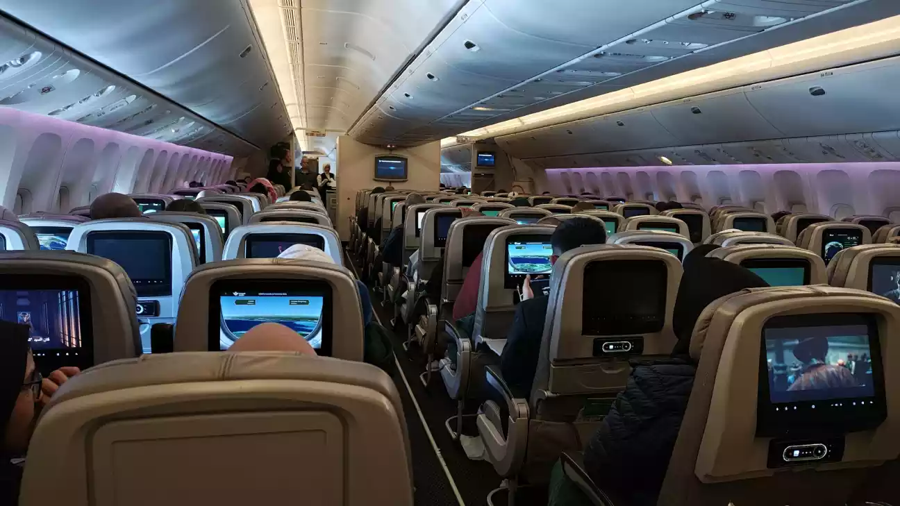 b777 fotele noc