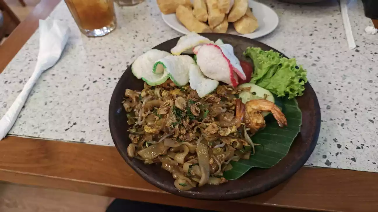 kwetiau goreng