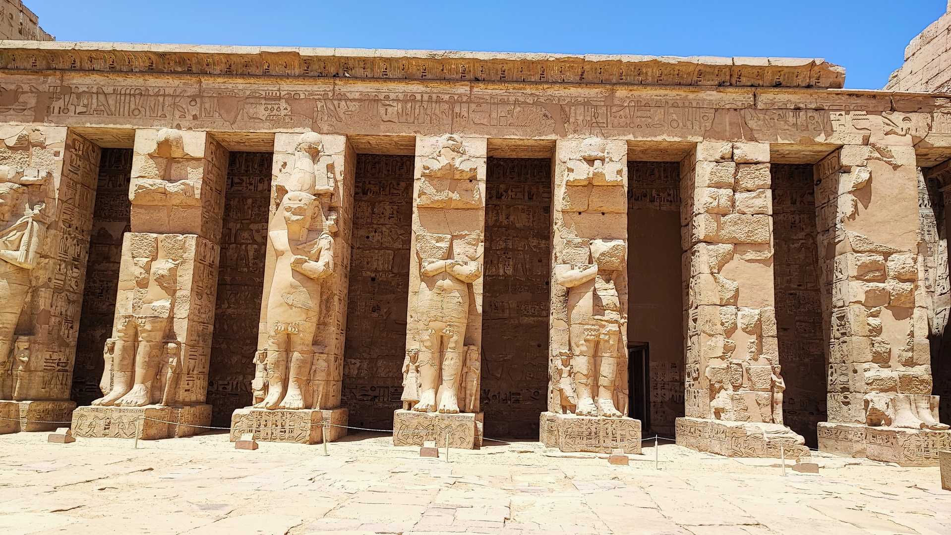 kolumnada faraonow