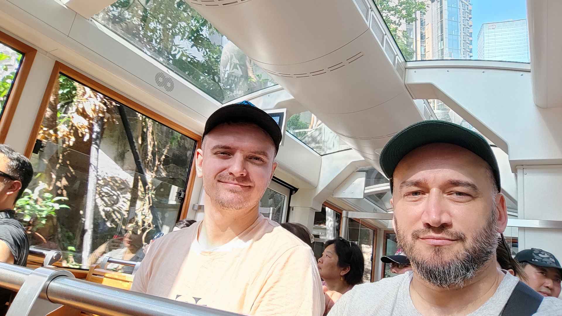 selfie tram