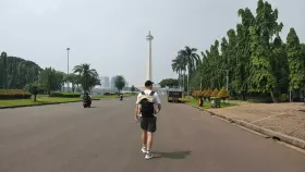 Monas - złoty płomień nad Dżakartą