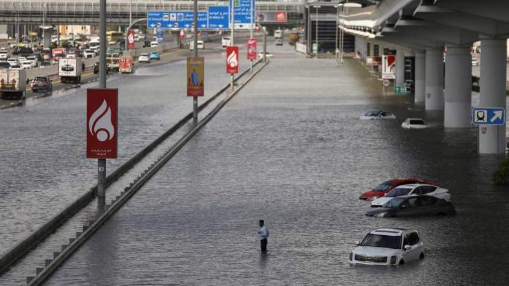 Niedawno opublikowane: Co spowodowało największe od 75 lat opady w Zjednoczonych Emiratach Arabskich?